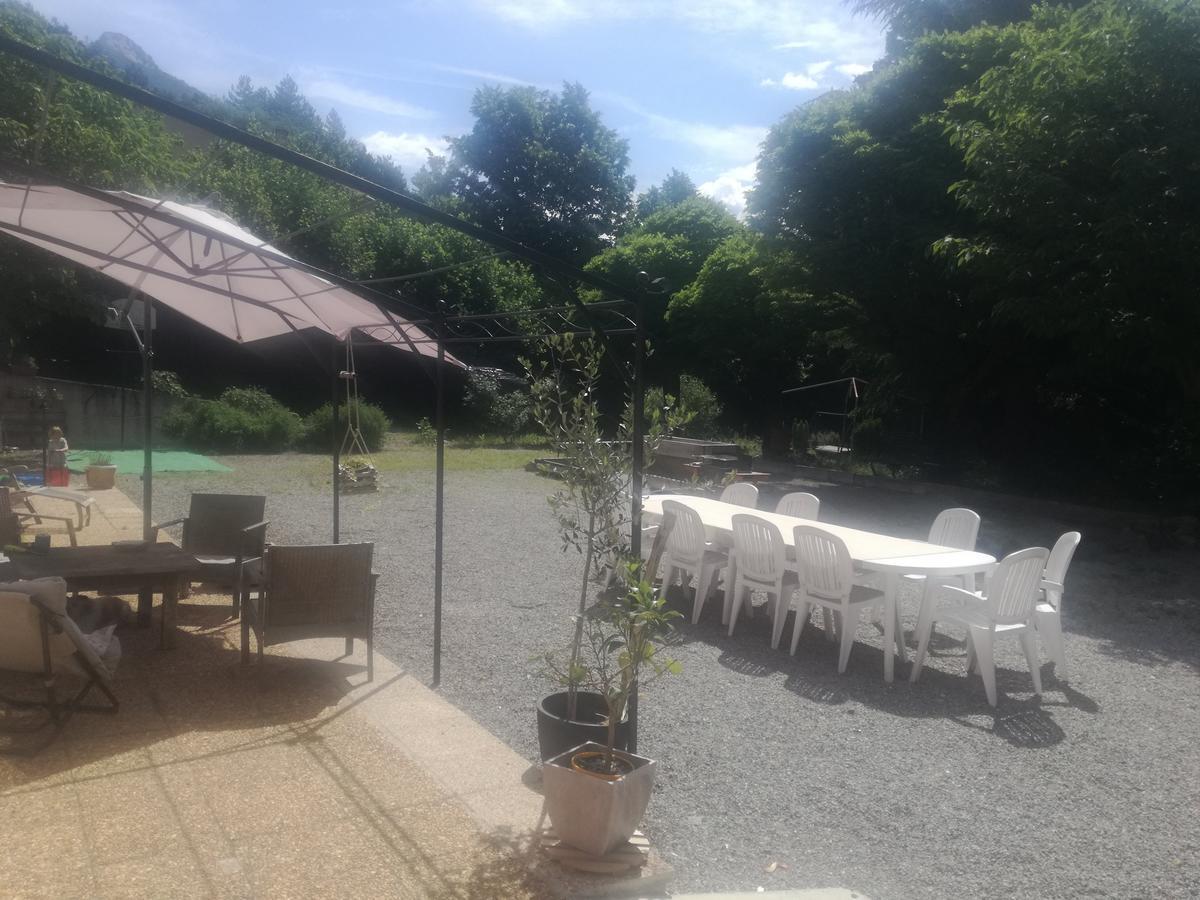 Gites Les Tilleuls Clamensane Exterior photo